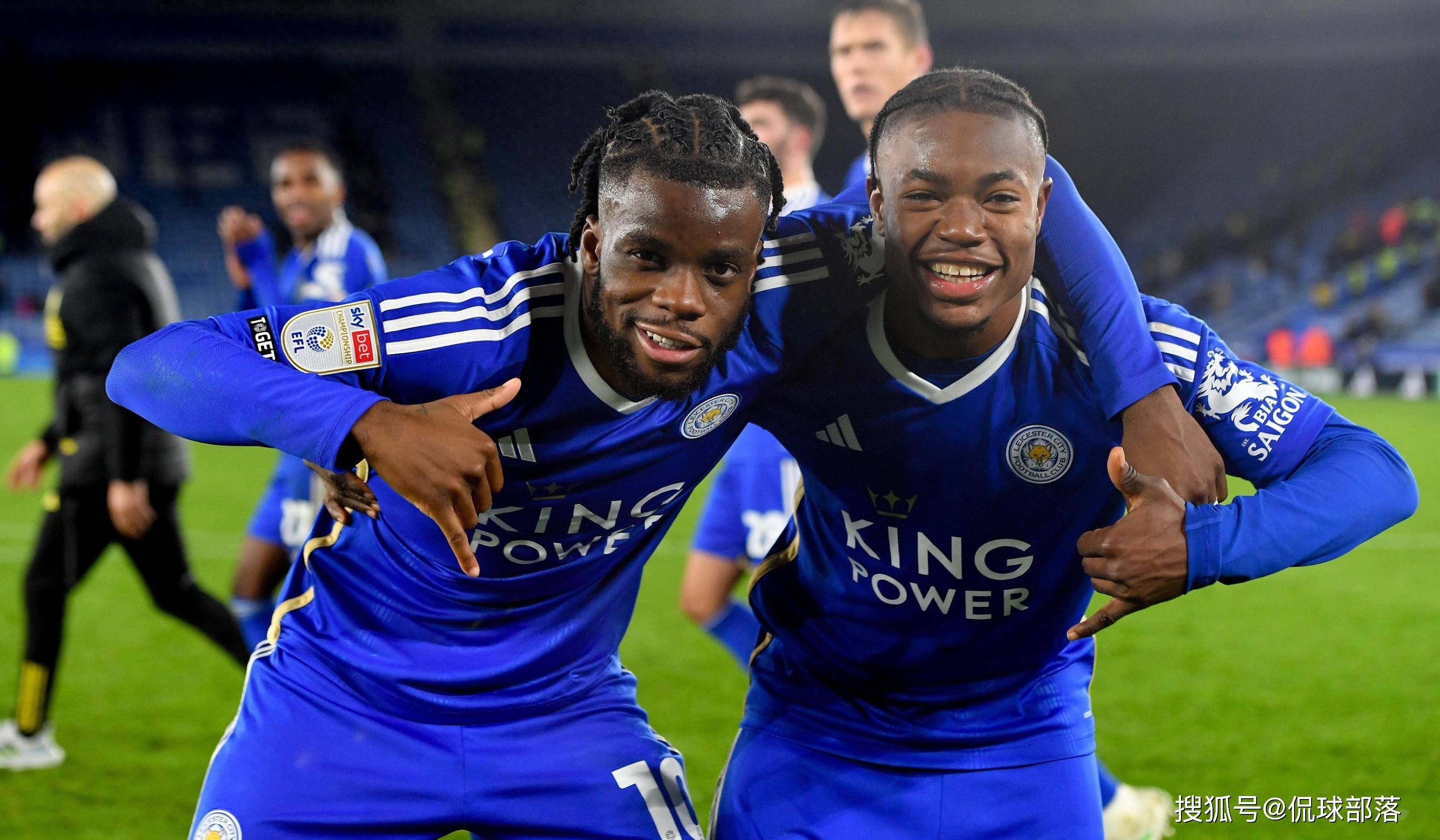 雷火竞技-包含巴特勒回归赛场，势不可挡首场状态亮眼，利物浦观众沸腾！的词条