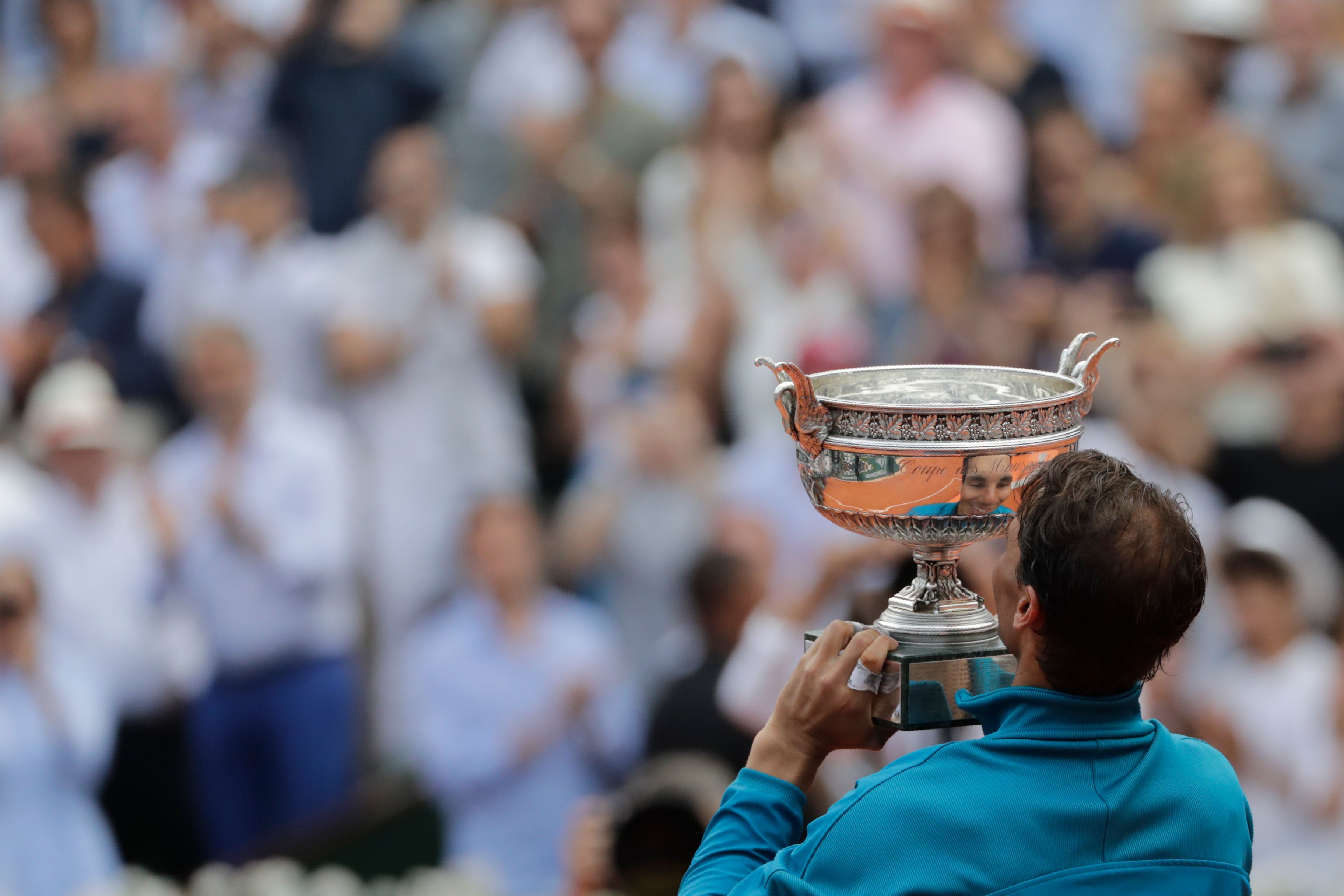 雷火电竞-关于纳达尔回归赛场，回归赛场首场状态亮眼，勇士观众沸腾！的信息