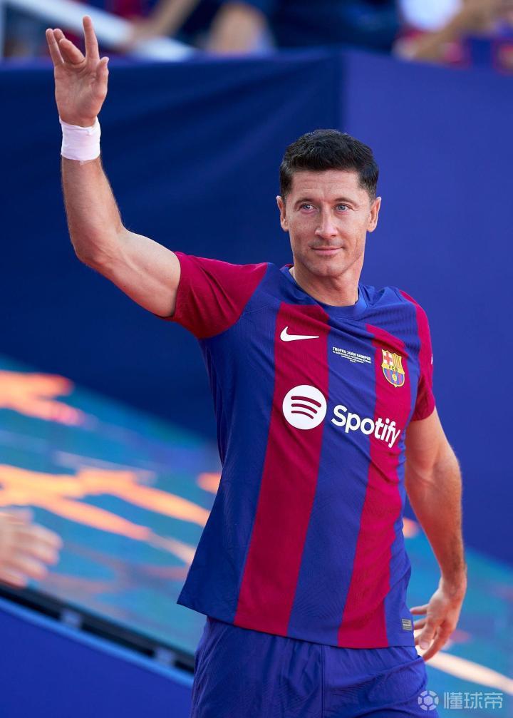 雷火竞技-莱万多夫斯基新星大胜表现惊艳，热火未来可期！的简单介绍