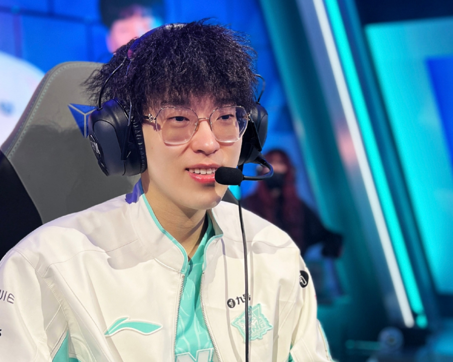 雷火电竞-包含Scout迎来二十赛季高光表现，DWG球迷沸腾！的词条